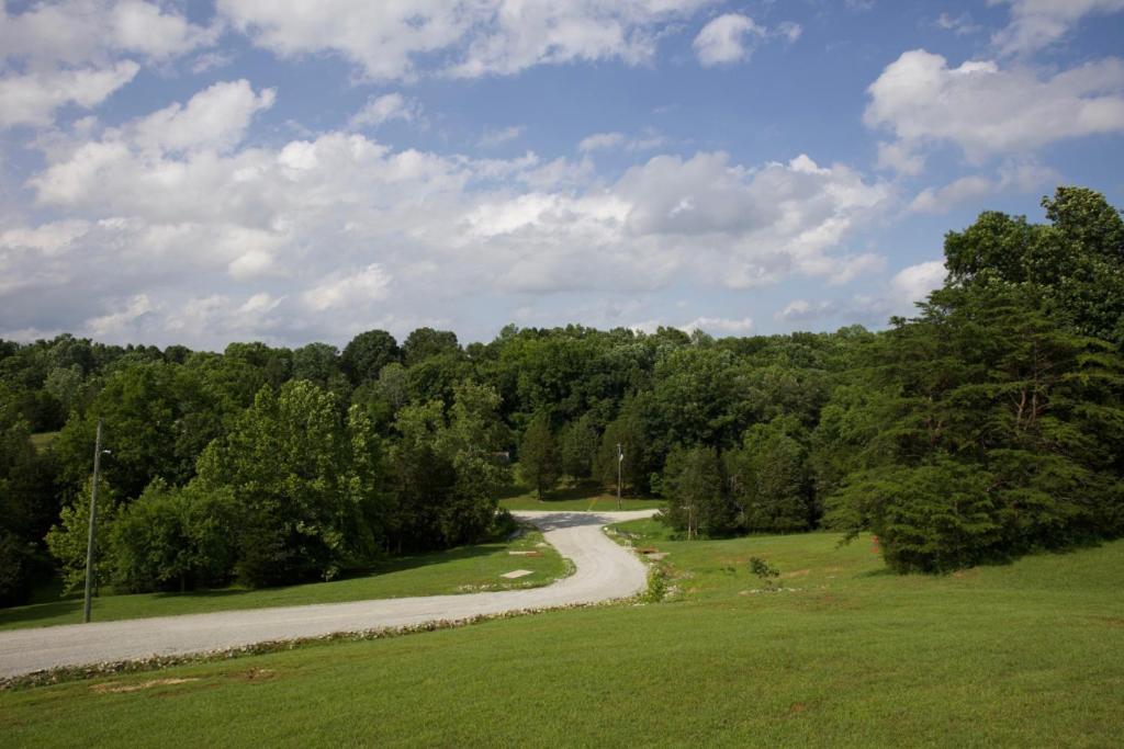 Charlie Long Cabin - Active Heroes - B&B Shepherdsville