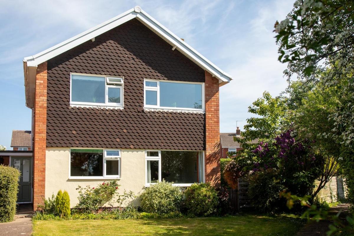 Hereford Long Term Comfortable Accommodation, 4 bedrooms with Parking - B&B Hereford