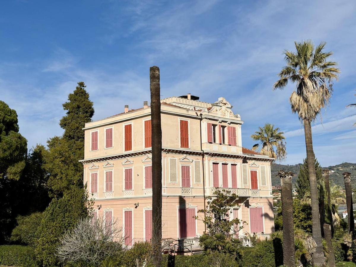HOST4U - Cozy Loft at Rambaldy's Castle in Imperia - B&B Poggio