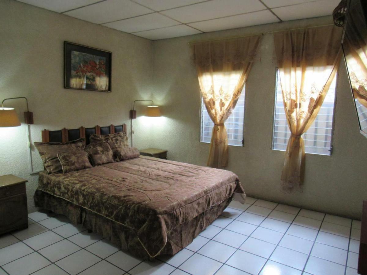 casa de huéspedes lui - B&B San Salvador