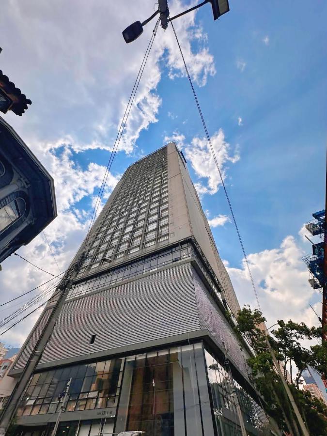 Apartaestudio Moderno en Edificio 33DC, Centro Internacional Bogotá, WiFi y Ubicación Premium - Bed and Breakfast Bogota