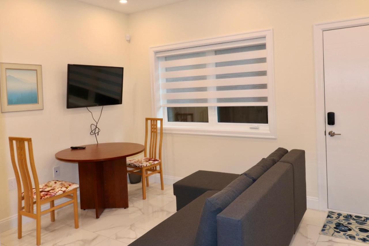 SixPine - One bedroom suite - B&B Vancouver