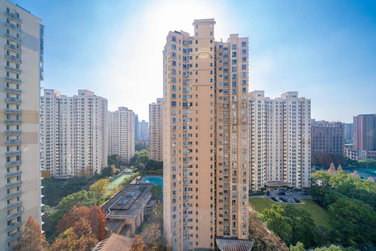 Tyms Tianshan 3BR 2BA near Suzhou Creek - Bed and Breakfast Sjanghai