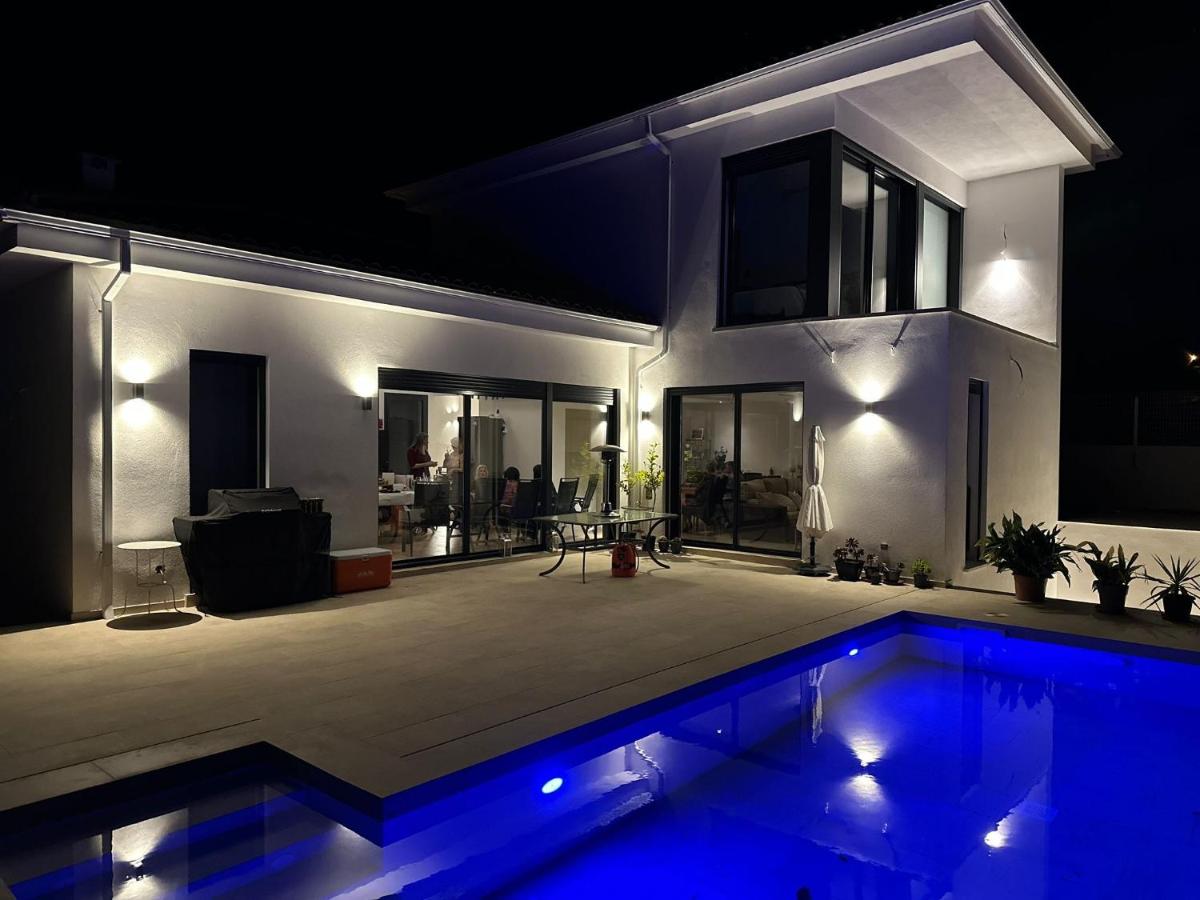 Luxury sea view apartment near Sitges - B&B Olivella