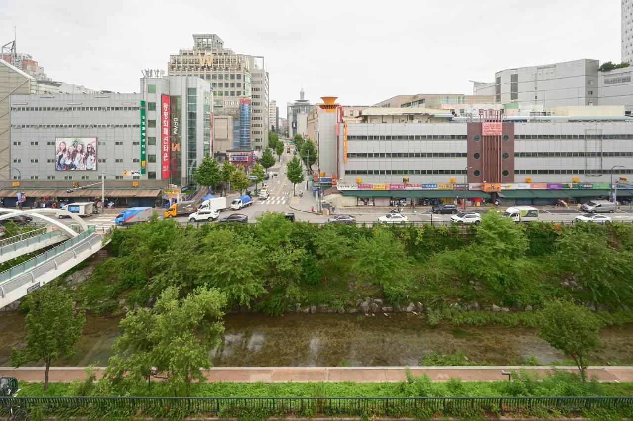 #DDP #Dongdaemun #HistoryCulturePark #Dongmyo #Jongno #GwangjangMarket #GyeongbokgungPalace #Namsan #Euljiro #NoElevator - B&B Seul