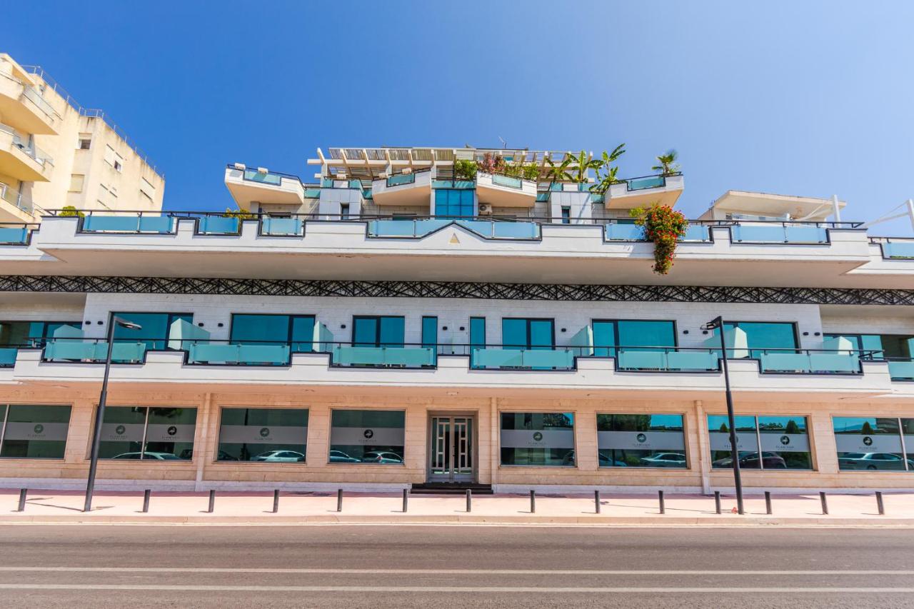 Marina Mirage Apartment by PikHost - Bed and Breakfast Vlorë