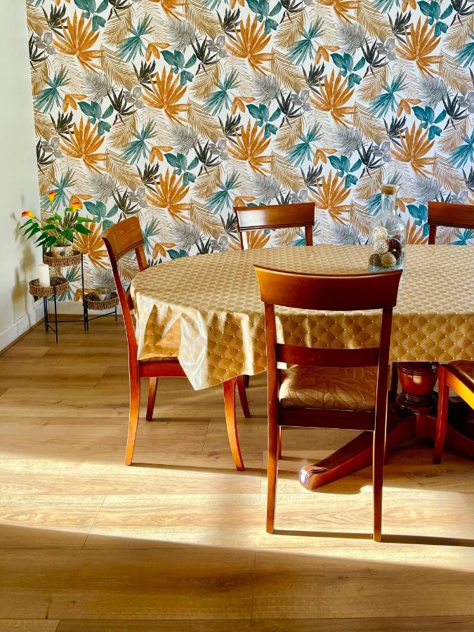 Maison spacieuse avec salle de jeux proche 24H du Mans - B&B Le Mans