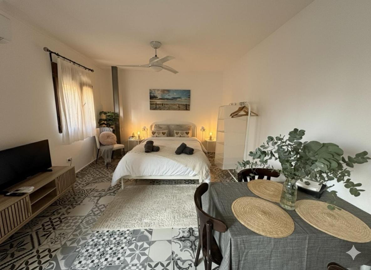 Precioso apartamento con a/a en Ruzafa con terracita privada y acceso a un jardín, para 2-3 personas - Chambres d'hôtes Valence