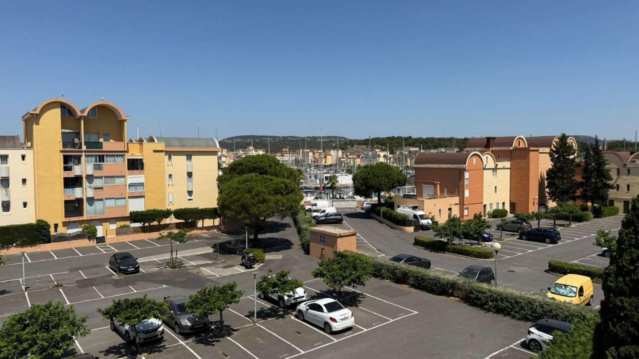 AIG168 GRUISSAN STUDIO VUE PORT AVEC TERRASSE PARKING ET PISCINES - B&B Gruissan
