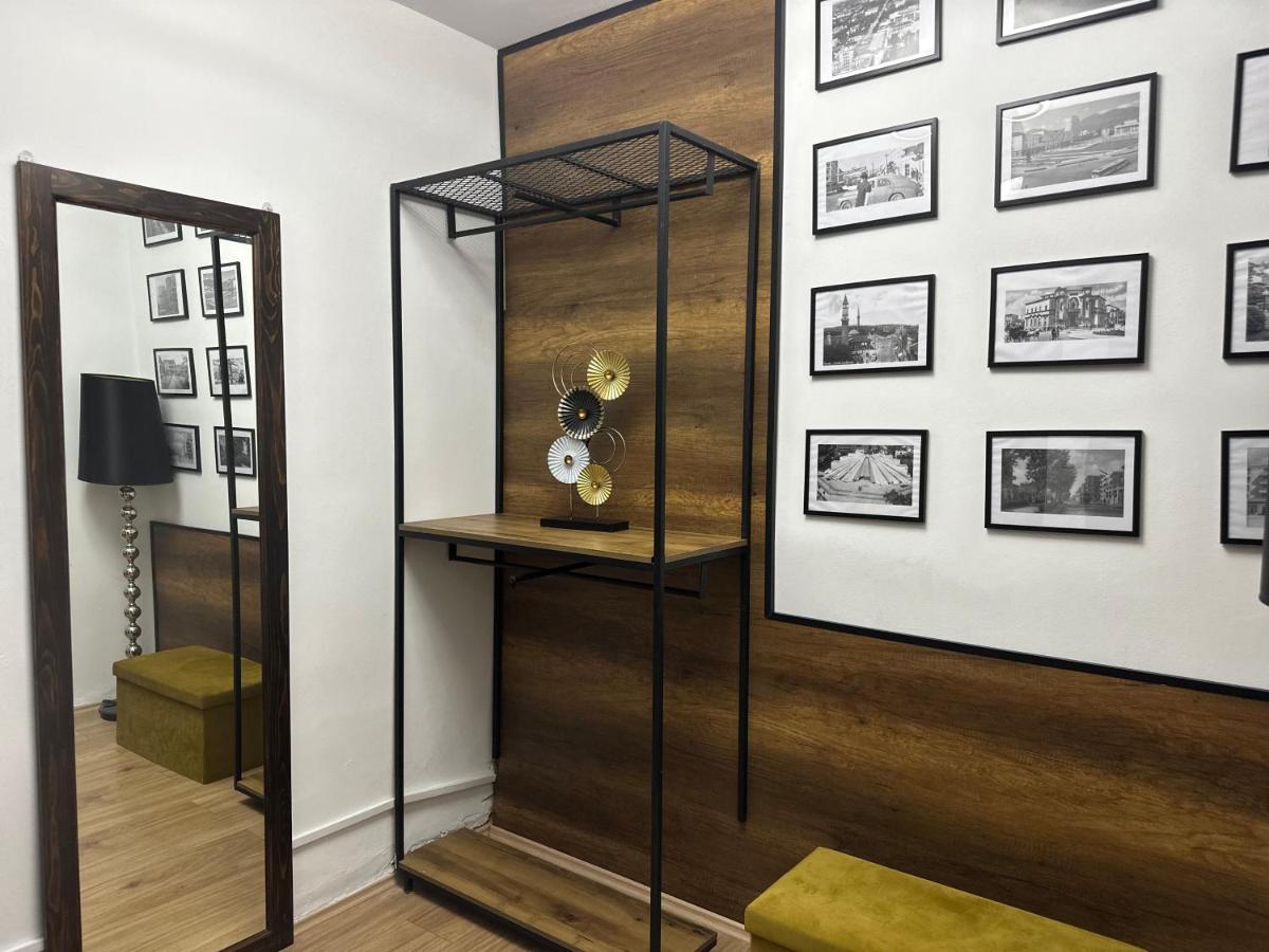 Bllok Central Spot - Apartment - Ferienwohnung Tirana