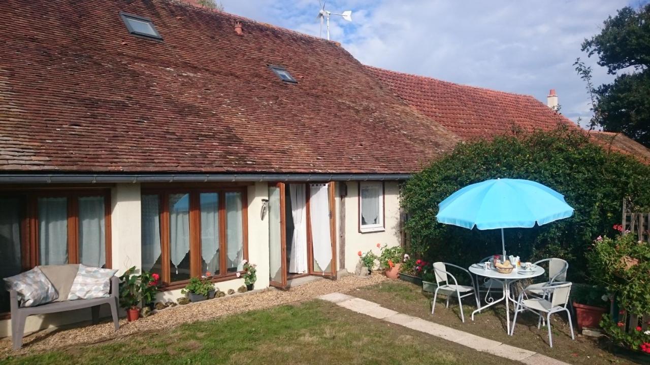 Le Poirier Perfect for 2 adults and 2 children Heated Pool and Games Room - B&B Auverse