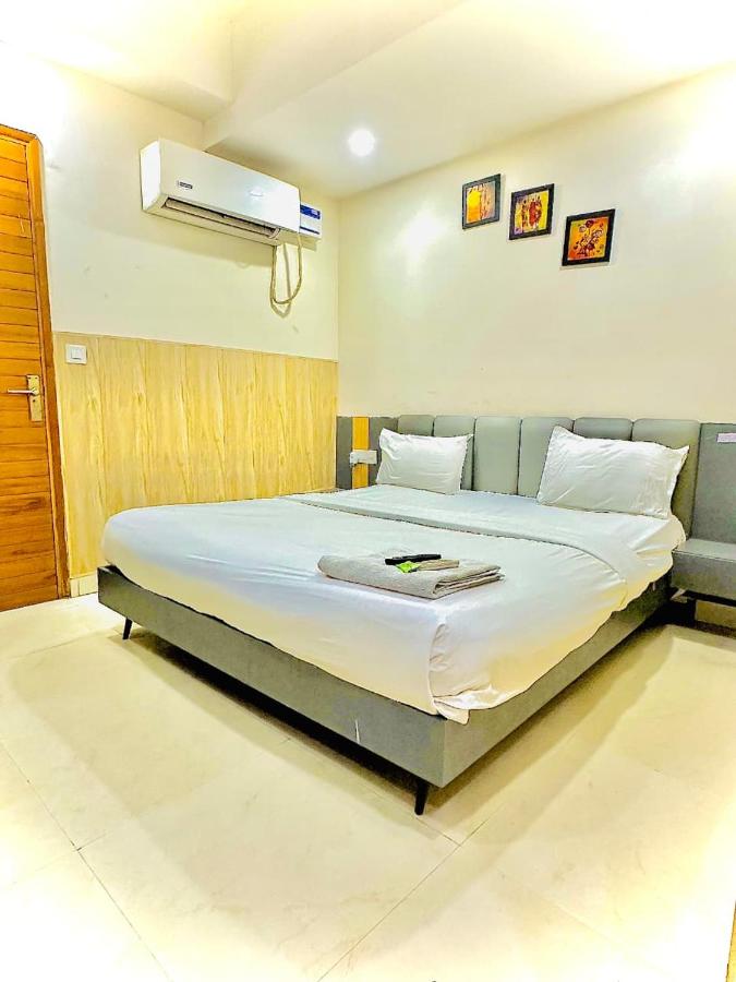 Meera Eternity Couple Friendly By RESTIN - Chambres d'hôtes Badarpur