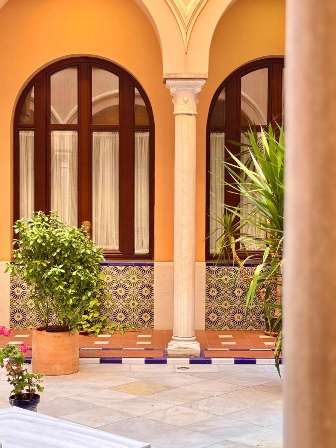 Cathedral views Unique Style Seville Center - B&B Sevilla