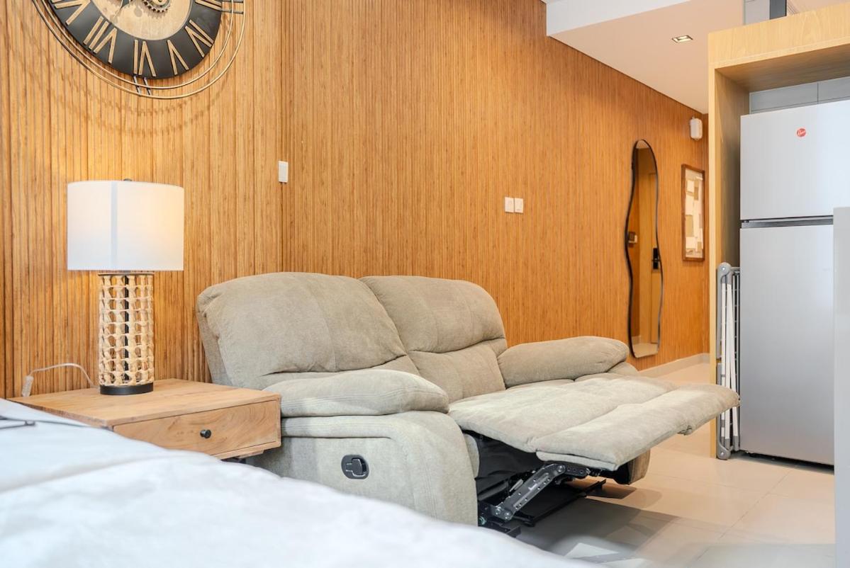 Apartment with 2 Double Beds in Alef Al Mamsha Sharjah - Sleeps 4 - Chambres d'hôtes Charjah