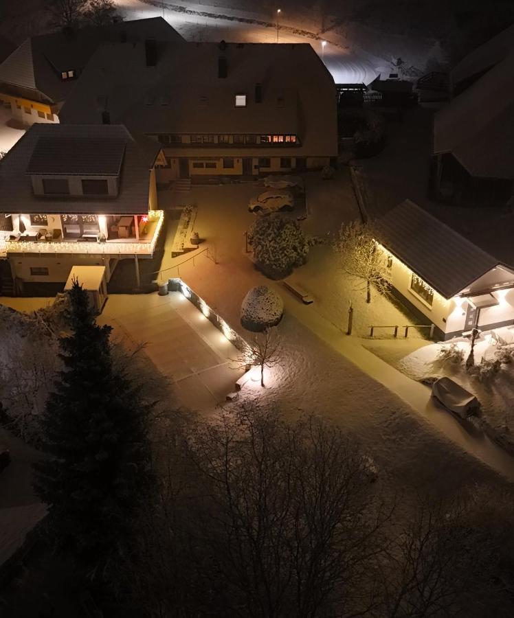 Haus Hees - Urlaub im Gletscherkessel Präg - B&B Todtnau