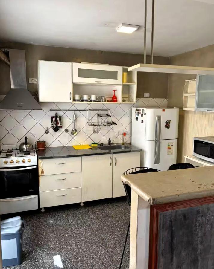 Departamento en Martinez a 100 metros de la plaza - Chambres d’hôtes Martínez
