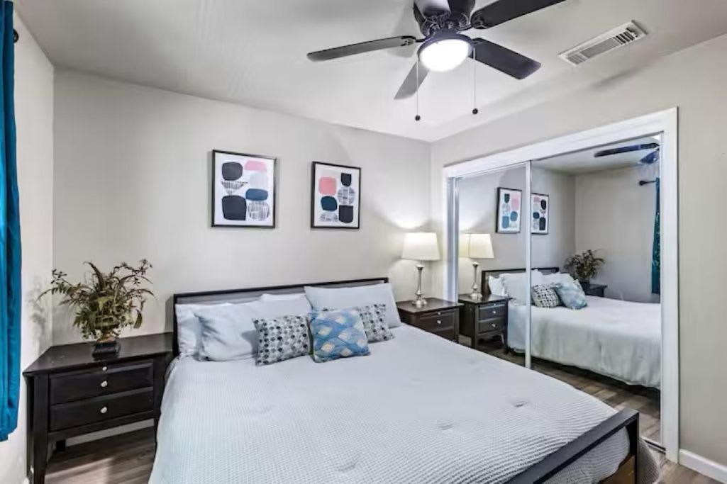 The Tides of Galveston Pet Friendly Walk to Beach - Chambres d'hôtes Galveston