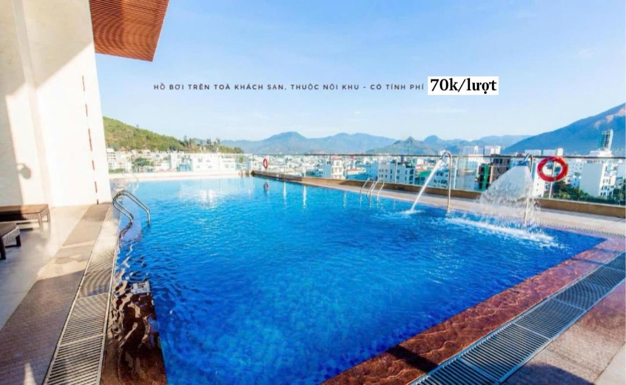 Beachside 3 bed-room apartment with a beach view - B&B Nha Trang