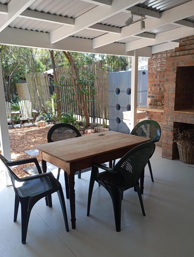 Dee-Lightful Cottage, The Island, Sedgefield - B&B Sedgefield