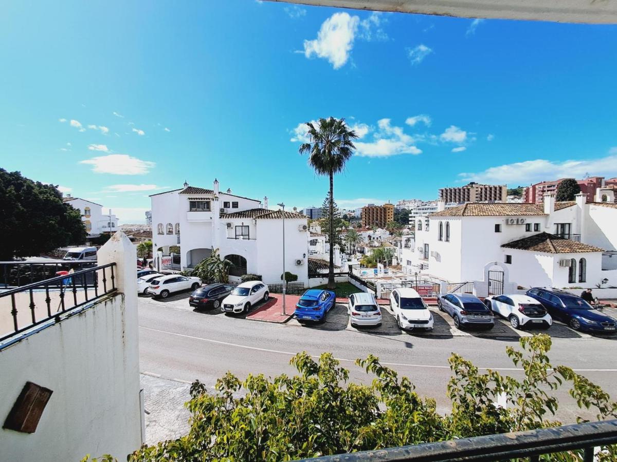 Holiday Apartment Pueblo Evita - Chambres d'hôtes Benalmádena
