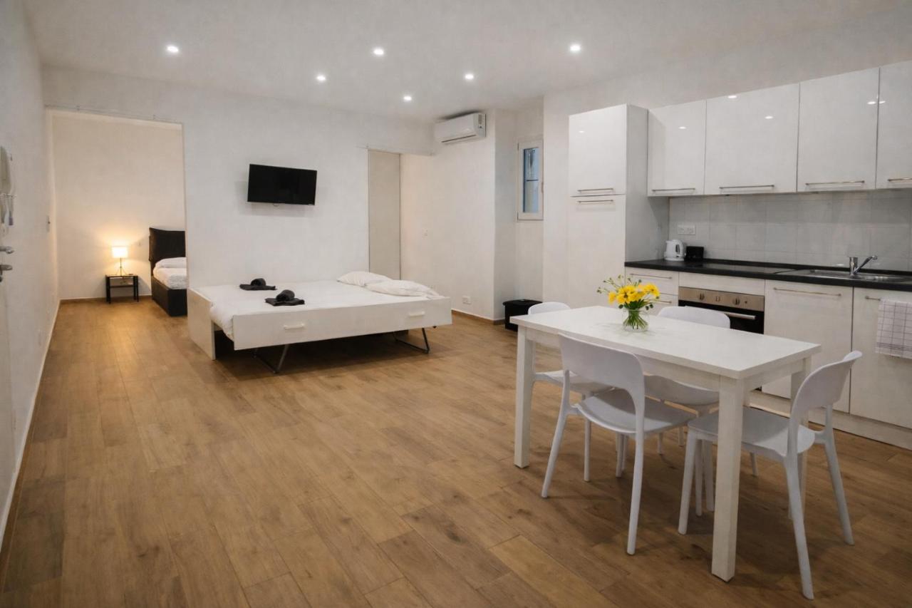 Maison TRENCA - fully equiped apartment - B&B Menton