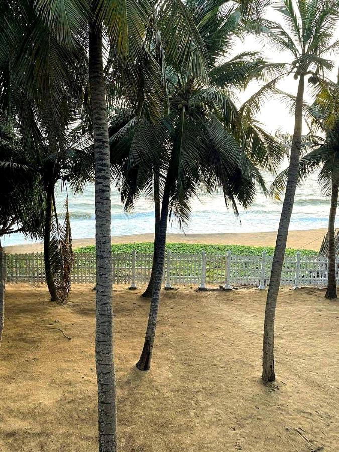 CocoBaru - Private Beachfront Entire Villa - Ferienwohnung Marawila
