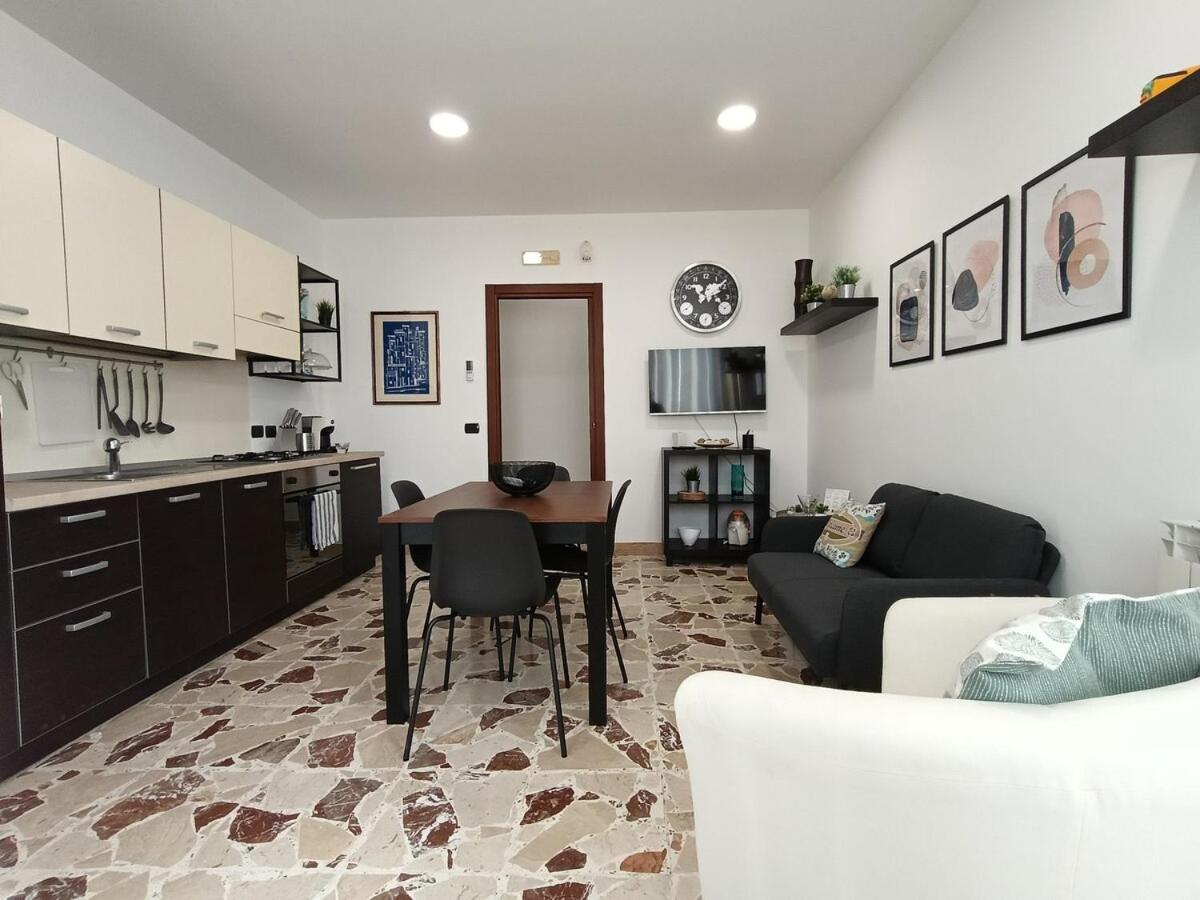 Costanera Living Apartment - free parking car - B&B Catania