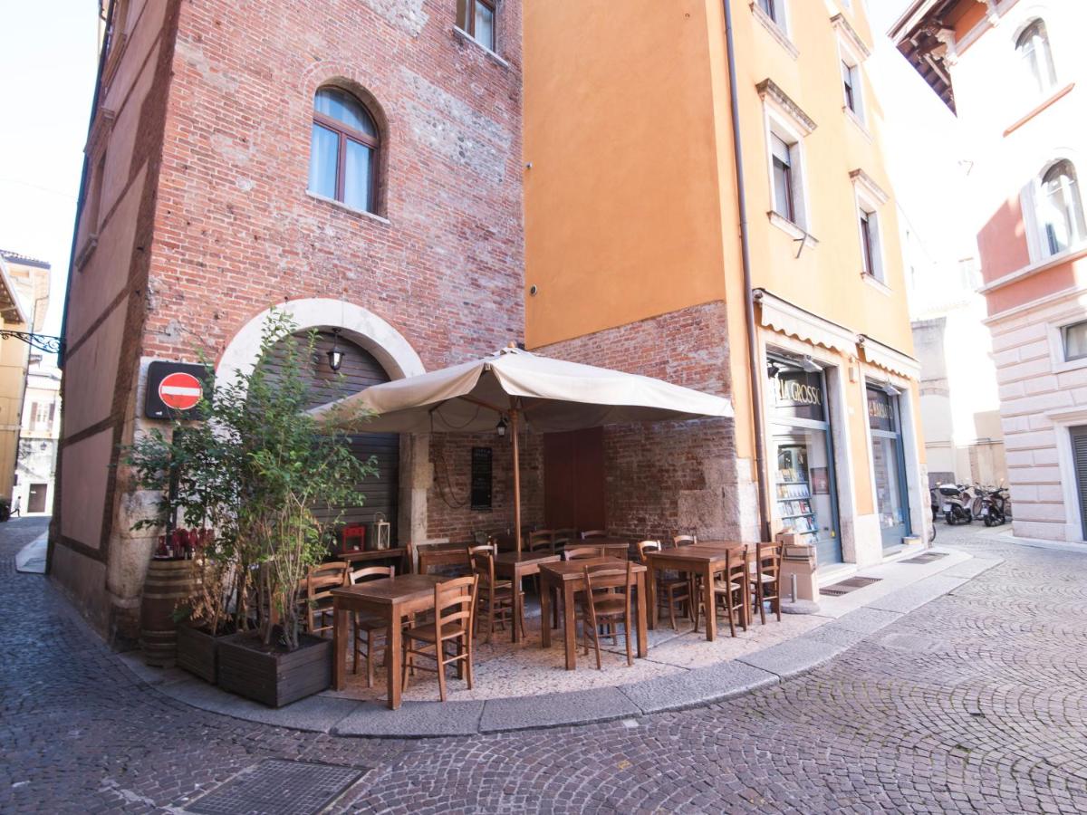 Italianflat - Rentroom Old Town - 200mt to Arena - Bed and Breakfast