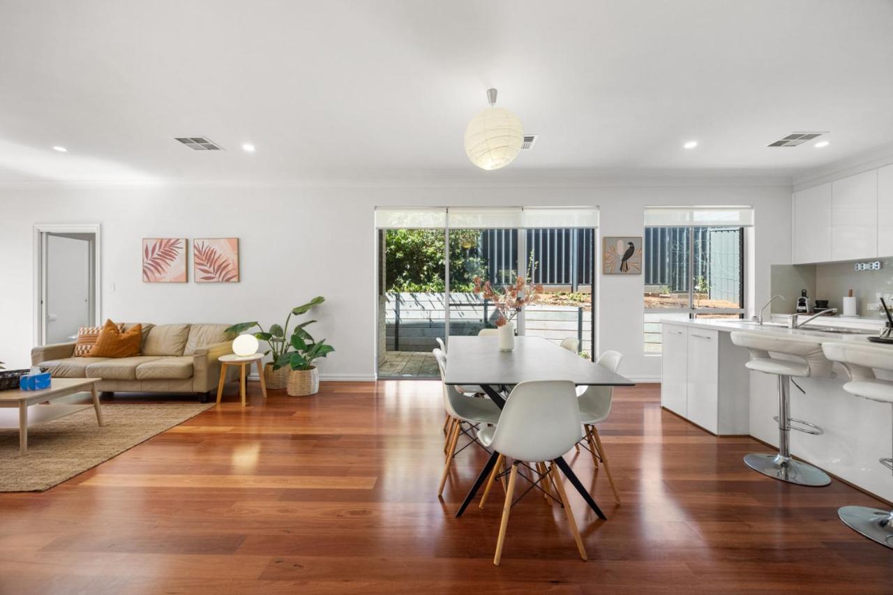St Georges Gem - Spacious and Well-located Family Stay - B&B Kooloonong