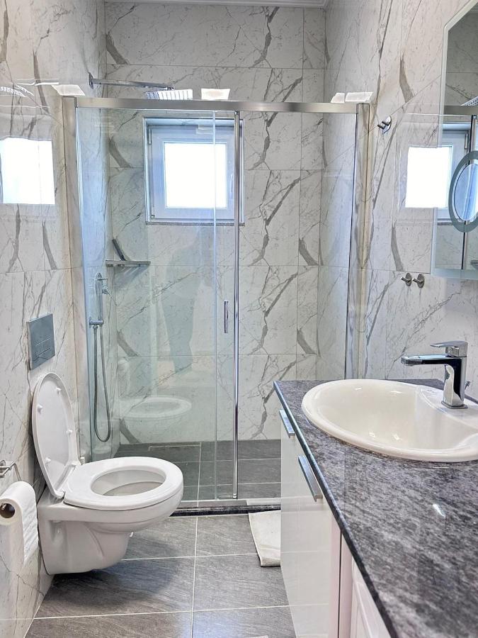 Sunny Sea View Apartment Sarande - B&B Sarandë