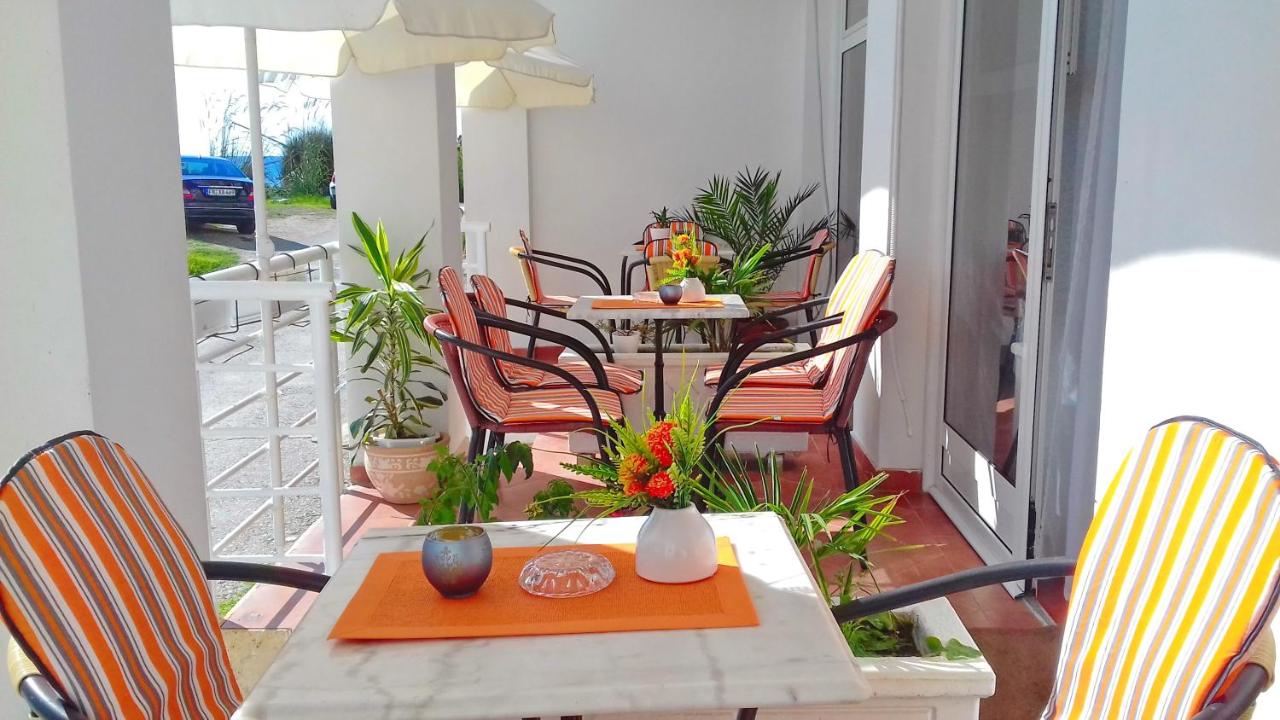 Studio with Sea View (4 Adults)