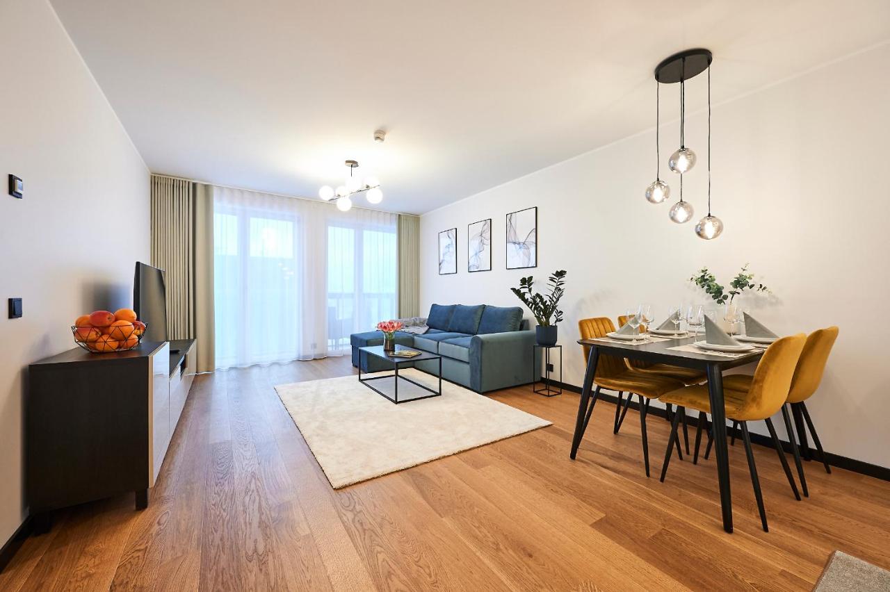 Brand new - sea view - balcony - parking in garage - Chambres d'hôtes Tallinn