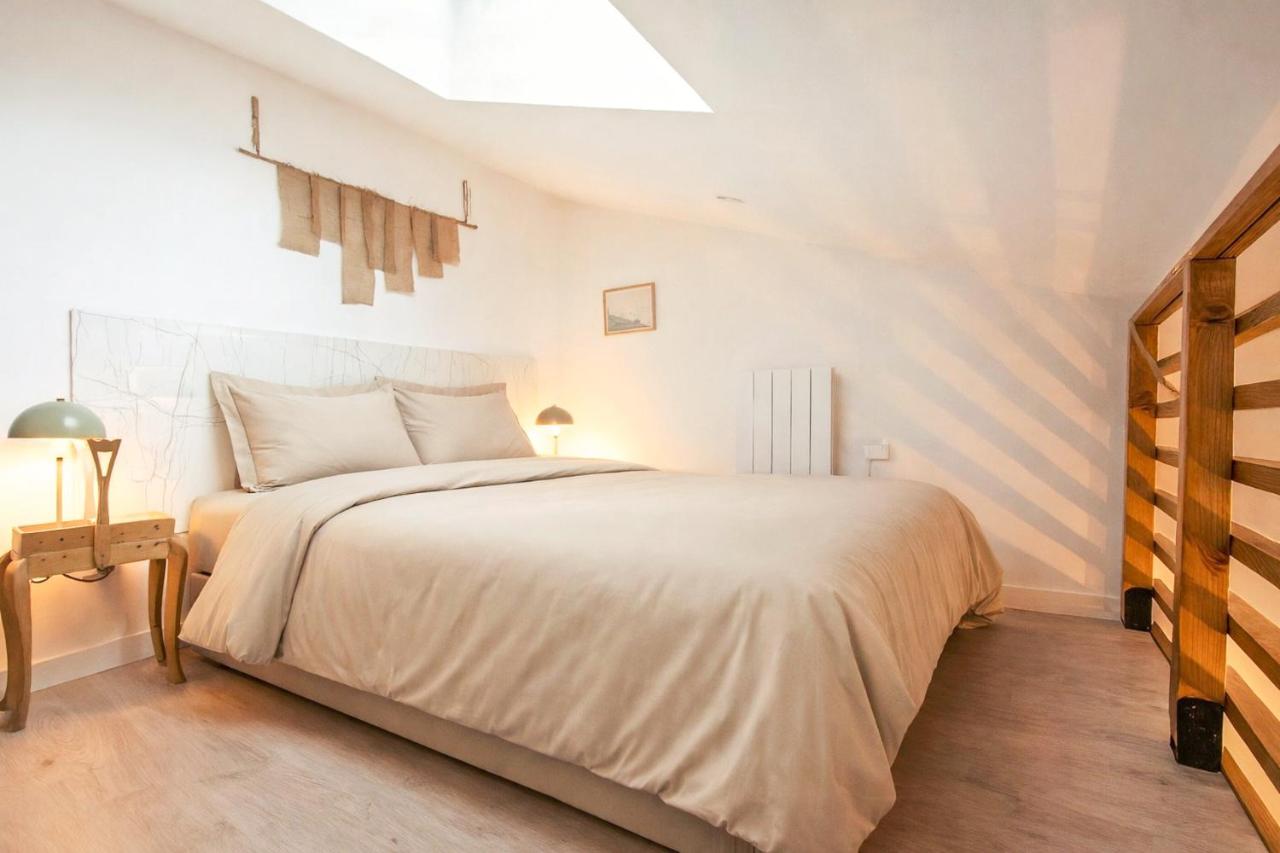 Le Soyeux - 100m de la Gare & parking privé - Bed and Breakfast Roanne