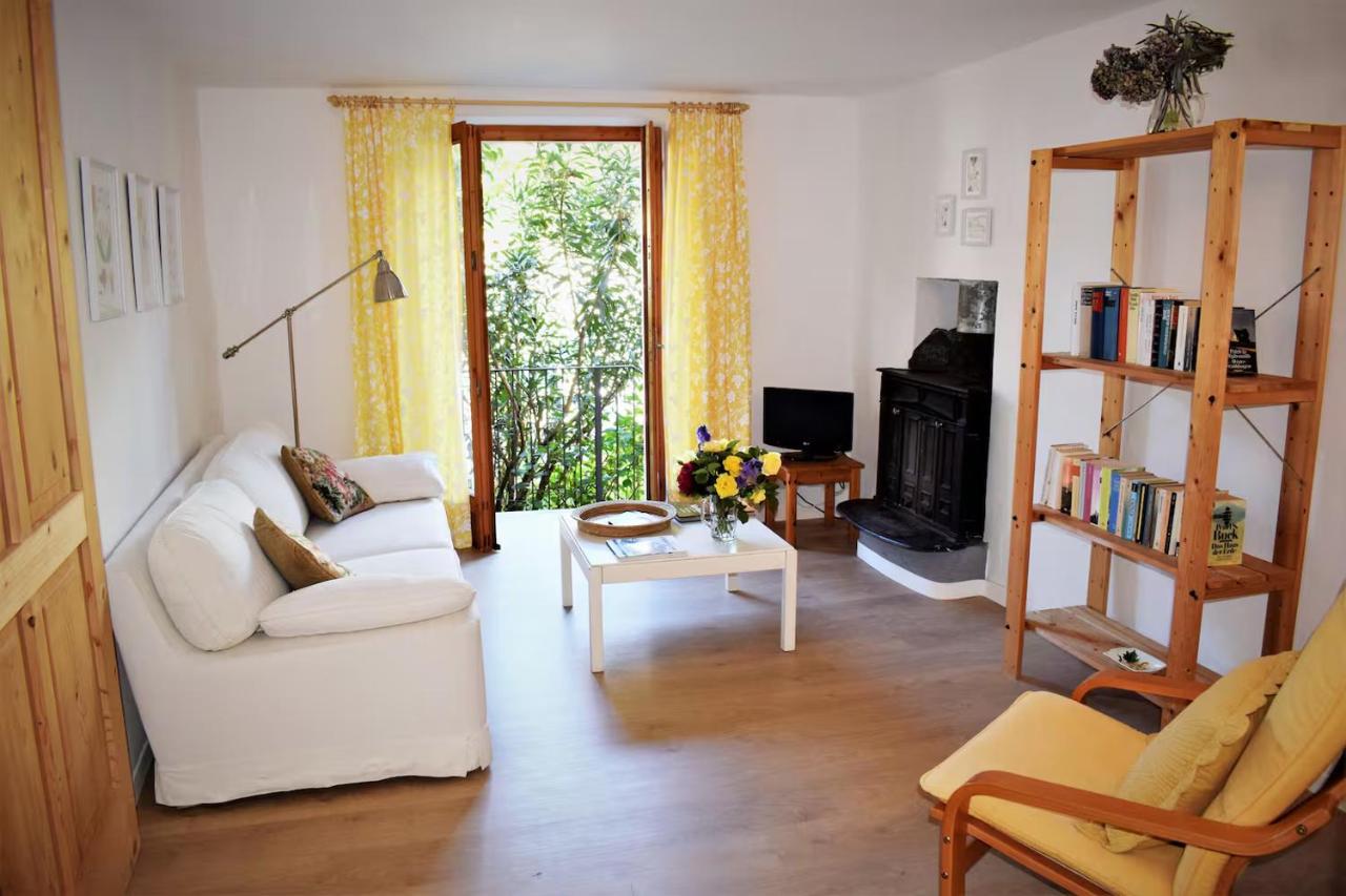 Enjoyable location in old house, Lake Maggiore - B&B Castelveccana