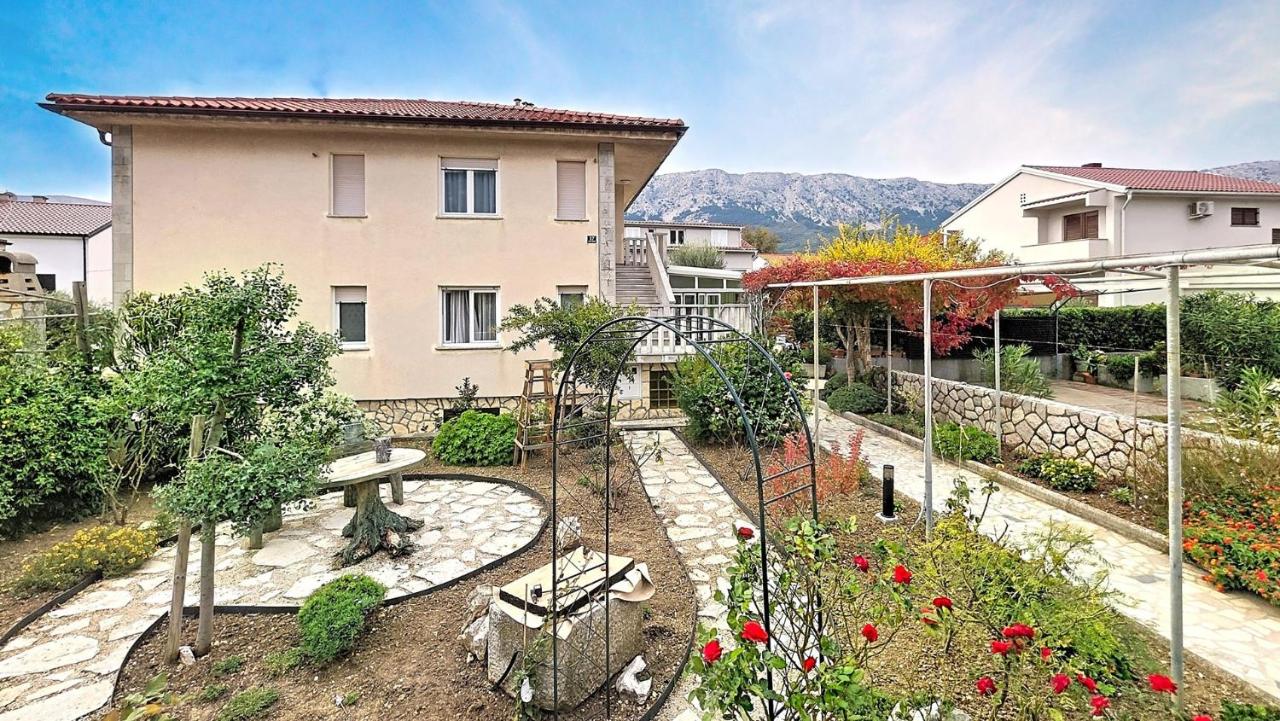 Apartment Zic Vesna - 350 m from the Beach - Bed and Breakfast Baška