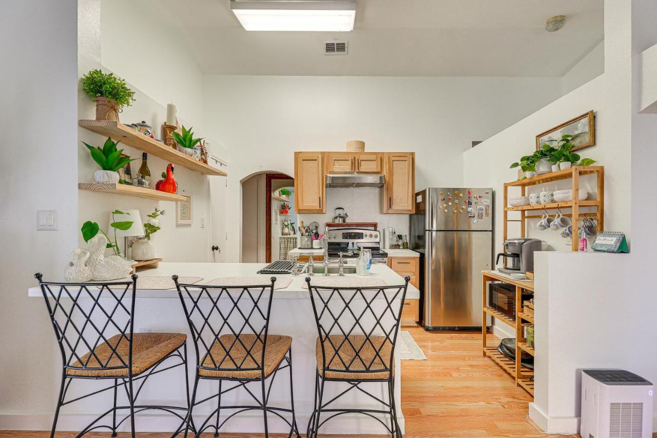 Cozy House by Zinnia Park! Family Home in McAllen - Chambres d'hôtes McAllen