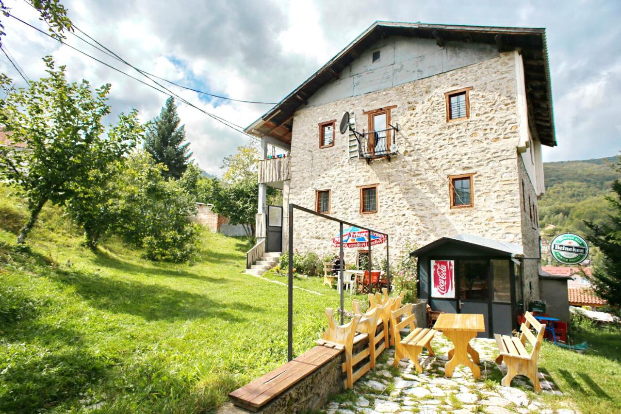 B&B Mavrovo - Yeti (snowman) Guest House - Bed and Breakfast Mavrovo