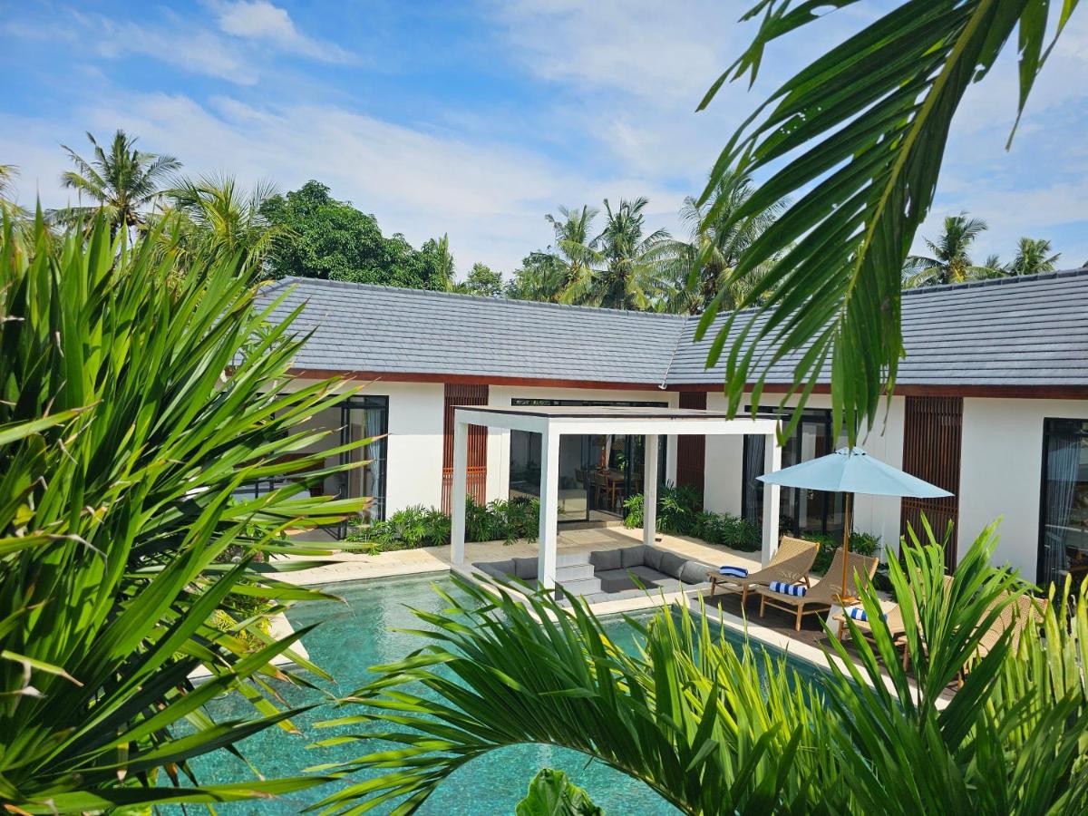 Private Villa with 60 m2 Infinity Pool 70m from Beach West Bali - B&B Penginuman