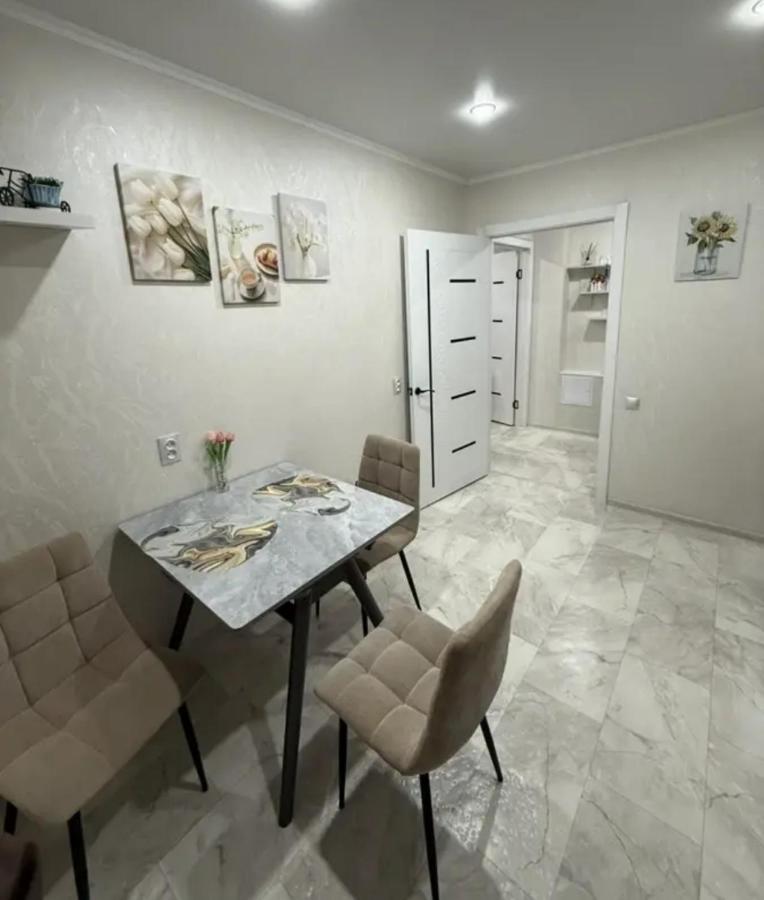 Уютная квартира в Новостройке рядом с Batyr Mall и парком Гагарина - B&B Pavlodar