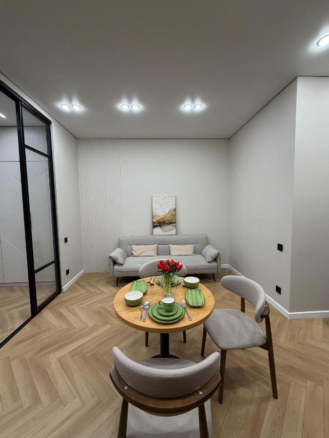 BEST STUDIO ARBAT STREET & Современная Студия для отдыха и командировок - Chambres d'hôtes Almaty
