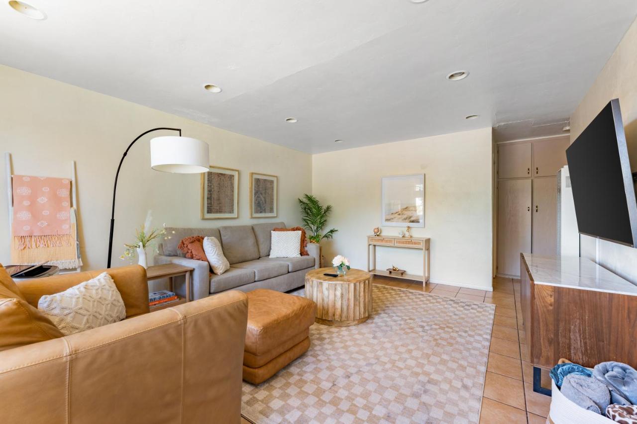 Light & Airy by Coastline Vacation Rentals - B&B San Diego