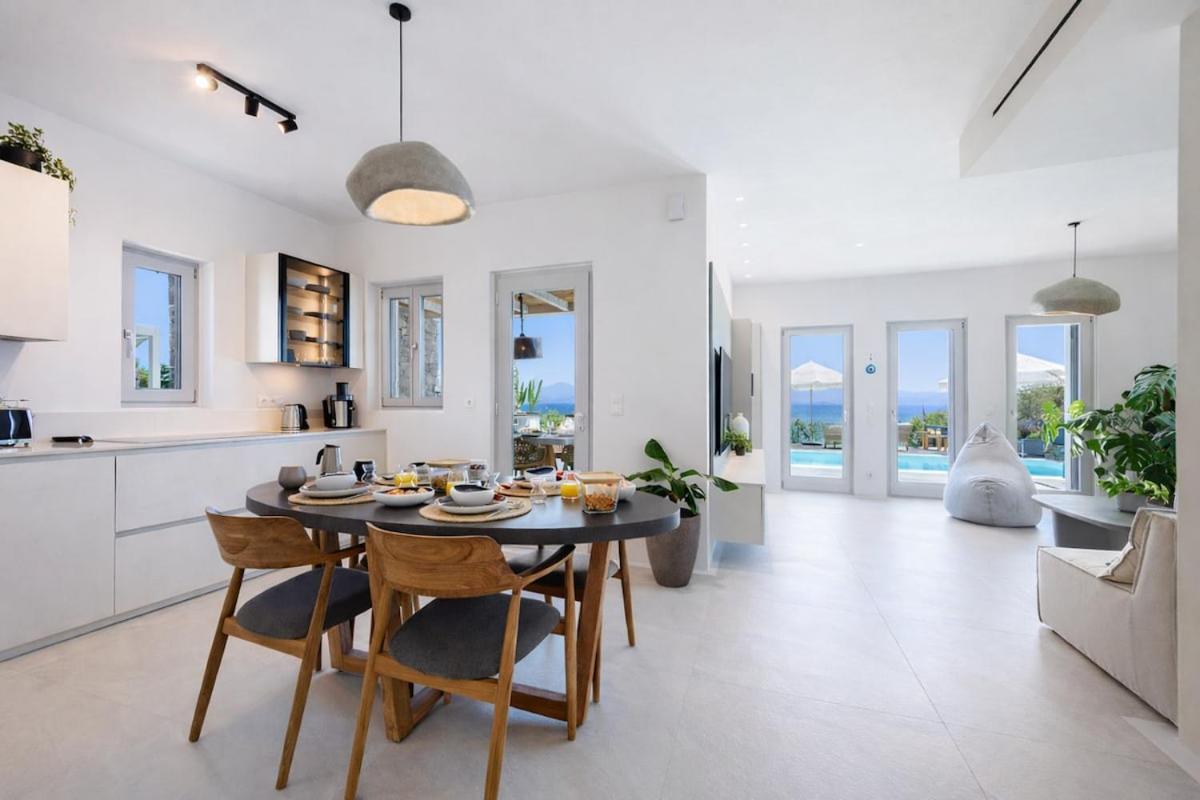 Black Pearl Villa - Sea Front - B&B Ambelas