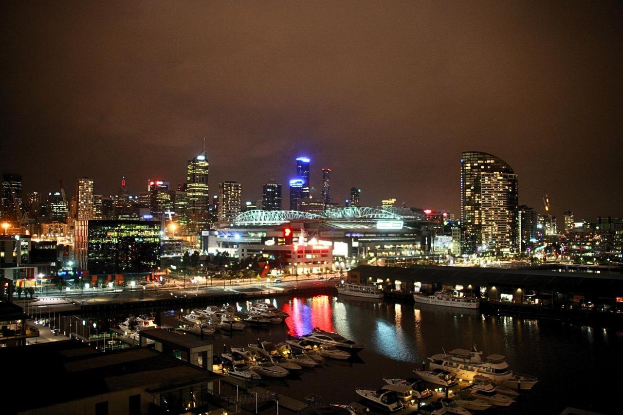 71st Floor Sky-High CBD Views - B&B Melbourne