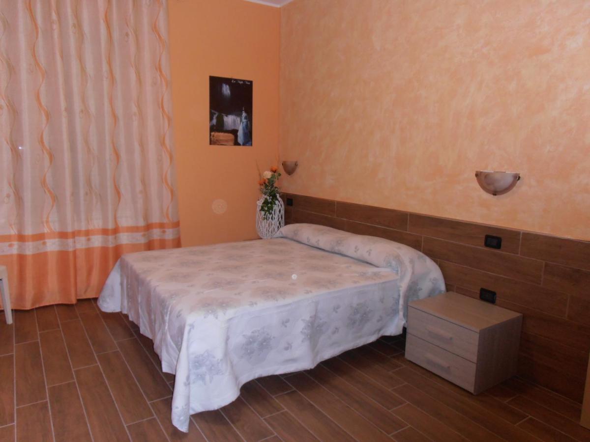 Camera Matrimoniale/Doppia con Letti Singoli con Bagno Privato