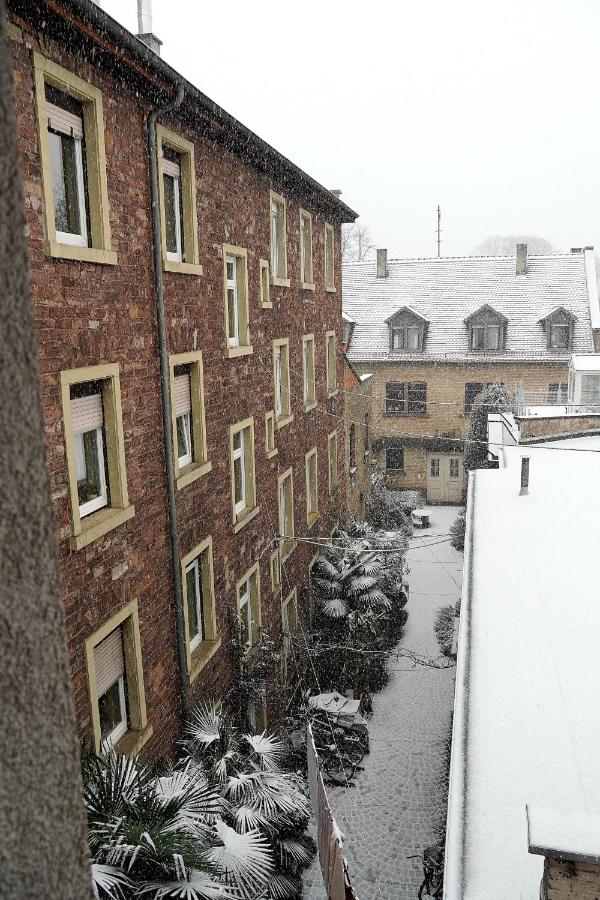 Ganze Wohnung in Karlsruhe, 2 Schlafzimmer, 3 Betten, Küche, Bad, Altbau, Nachhaltigkeit, Stadtmitte - B&B Karlsruhe