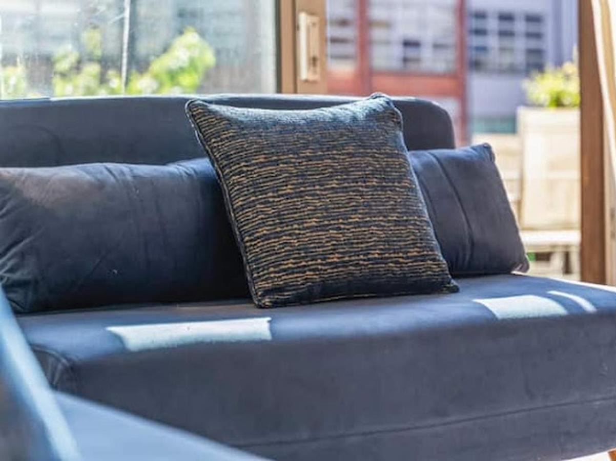 Stylish Jewellery Quarter Apartment with Terrace and Free Parking - Chambres d'hôtes Birmingham