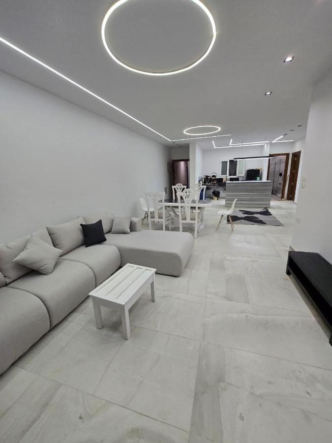 Zahrat One Katameya شقة لكم بالكامل ثلاث غرف و جنينة و مطبخ واثنان حمام كمبوند وان قطامية معمار المرشدي - Bed and Breakfast Caïro