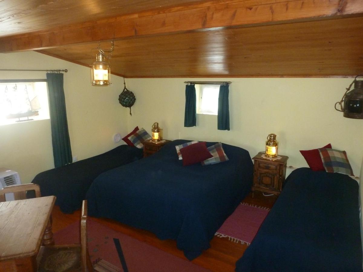 Quadruple Room with Private Bathroom