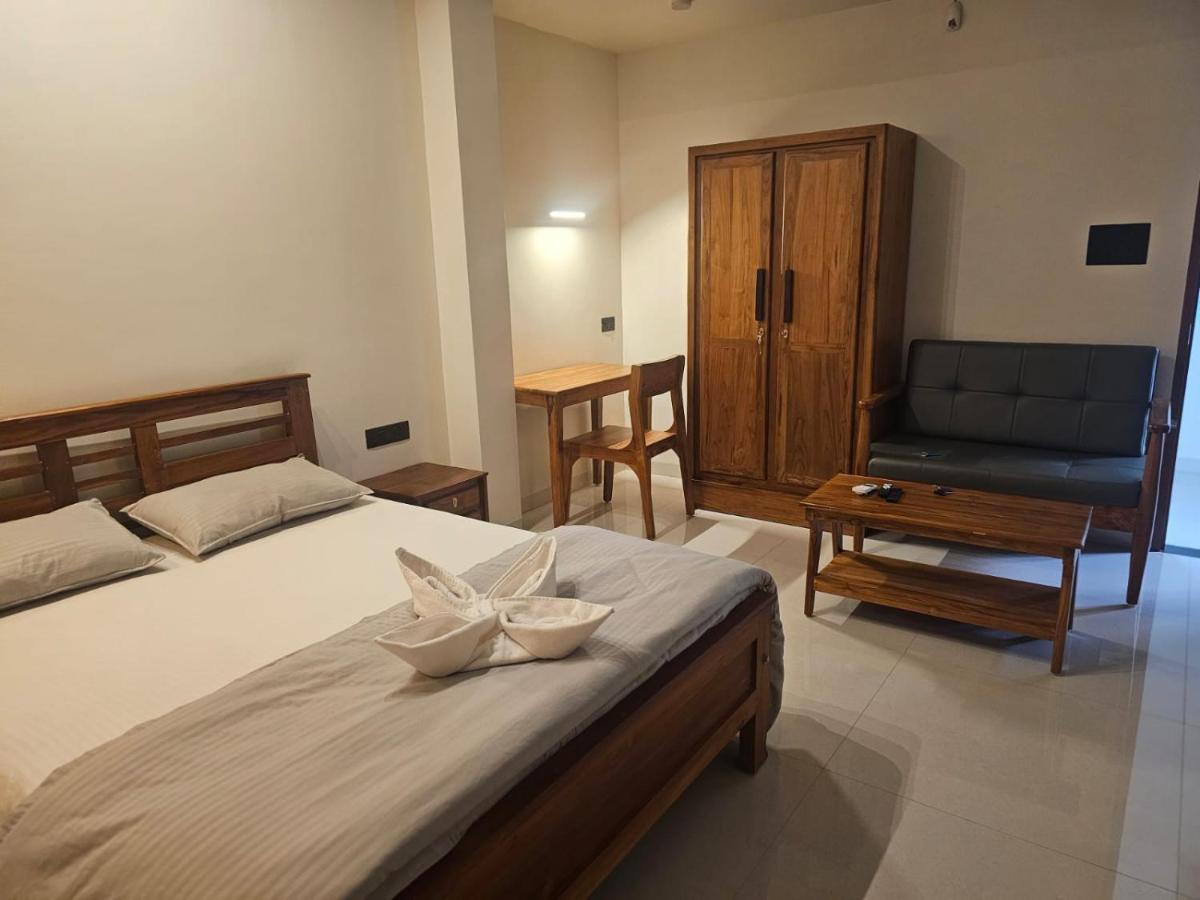 HrishiGuestSuites - Bed and Breakfast Trivandrum