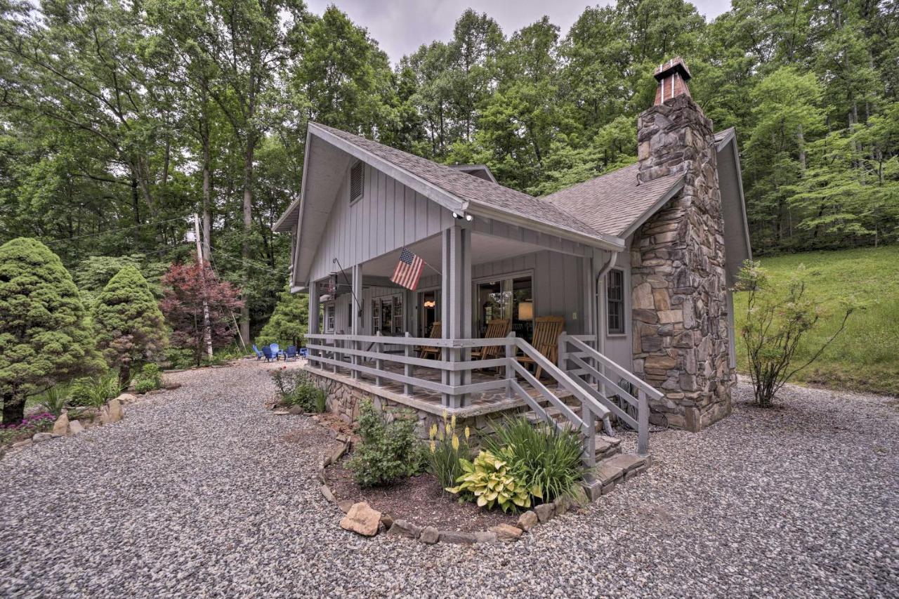 Fireplace, Rocking Chairs Fire Pit, hiking trails - Bed and Breakfast Bryson City